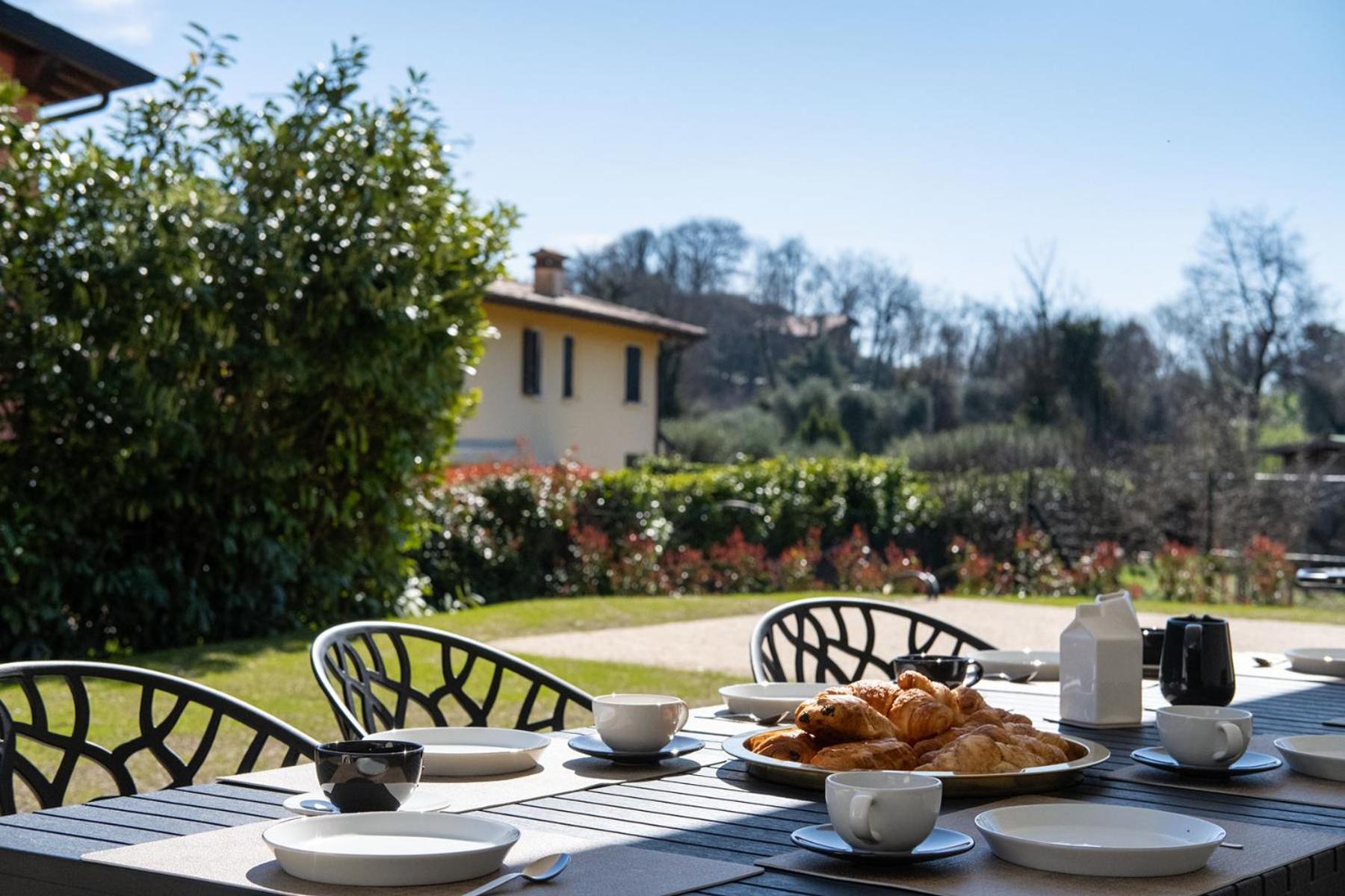 Luxury Villas Gardenia With Private Pool Padenghe sul Garda Eksteriør billede