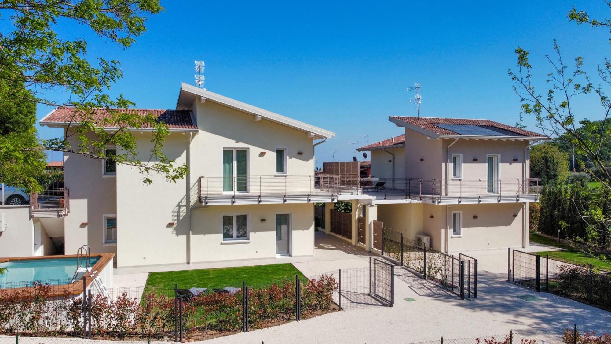 Luxury Villas Gardenia With Private Pool Padenghe sul Garda Eksteriør billede